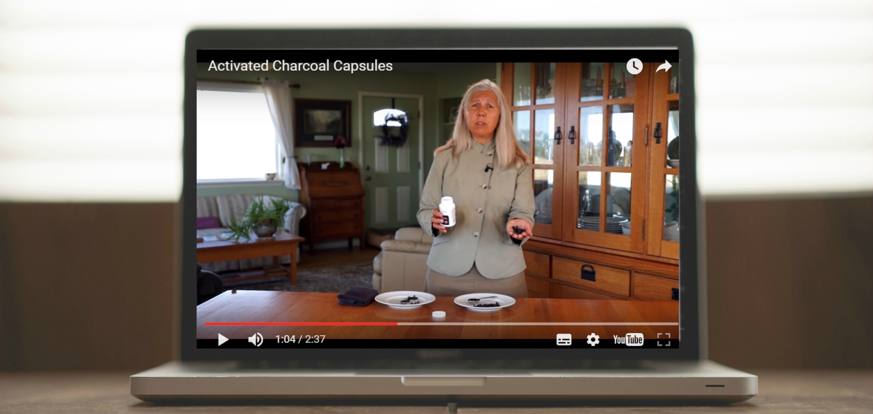 Video capsules - Video: Uses Activated Charcoal Capsules