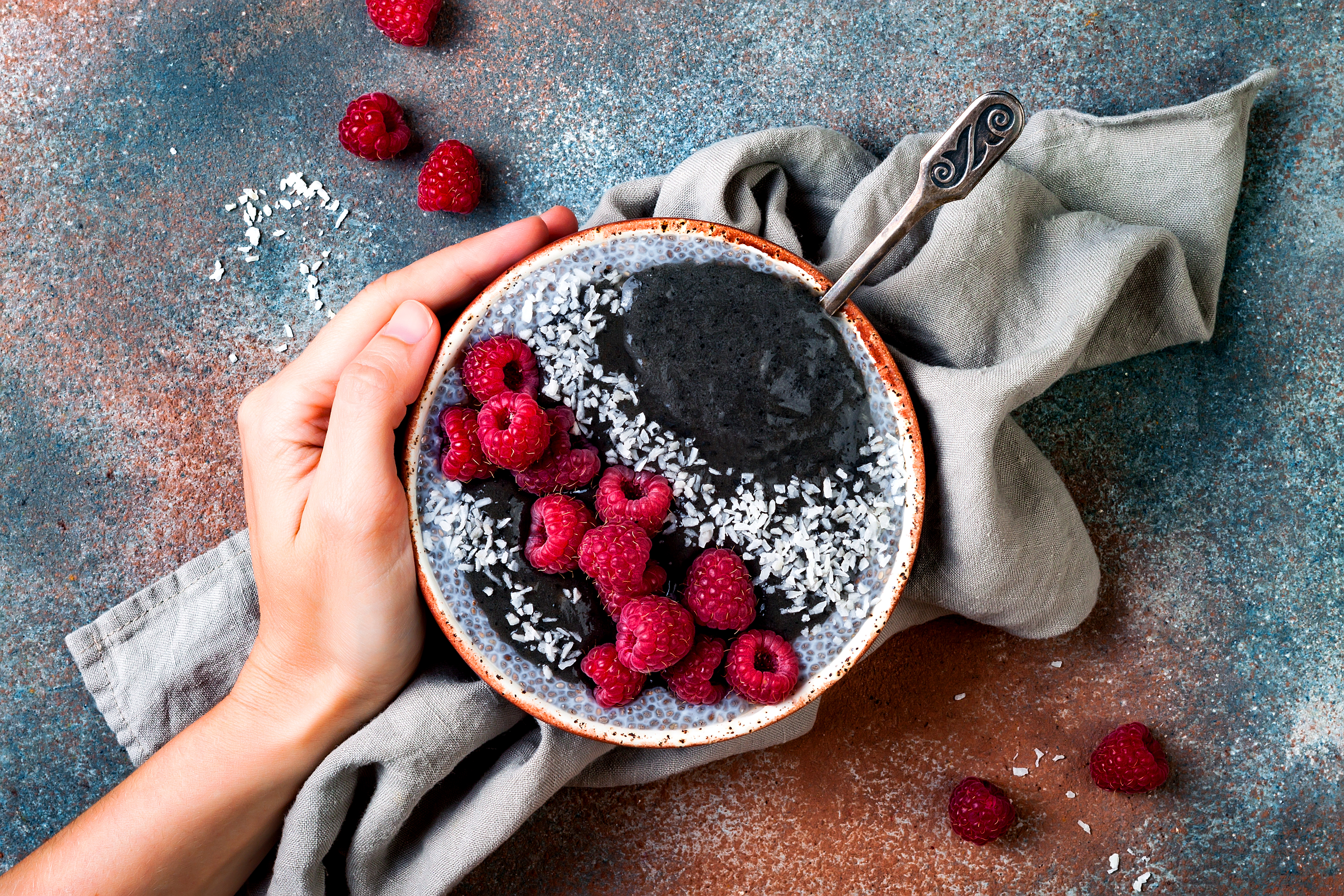 dreamstime l 126204502 - Cooking With Activated Charcoal